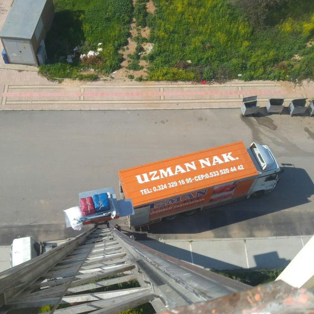 Mersin Uzman Eller Nakliyat firmasına ait şehirlerarası nakliye sevk gerçek faaliyet fotoğrafı